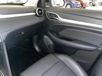 MG ZS 1.0 T-GDi AT LUXURY (2024) - Photo 9