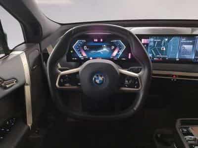 BMW iX xDrive40 (2022) - Photo 10