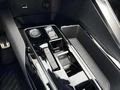 Peugeot 3008 3008 Hybrid 136 e-DSC6 GT (2024) - Photo 11