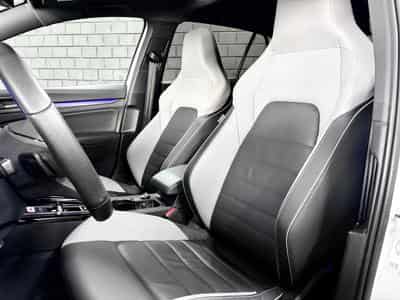 VW Golf GTD 2.0 TDI DSG7 200 CV *PANO* MATRIX * HARMAN * ATTELAGE * (2024) - Photo 7