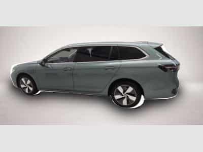 VW Passat (2025) - Photo 1