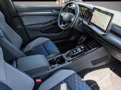 VW Golf (2025) - Photo 6