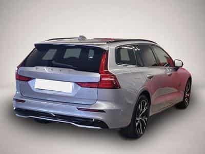 Volvo V60 (2025) - Photo 2