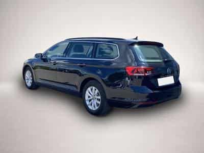 VW Passat (2021) - Photo 3