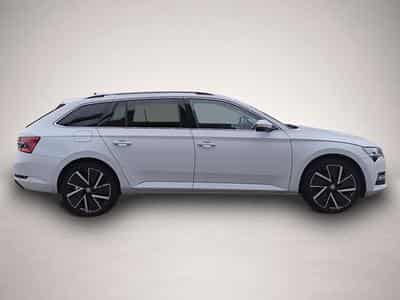 Skoda Superb (2023) - Photo 8