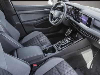 VW Golf (2024) - Photo 6