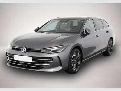 VW Passat (2025) - Photo 1
