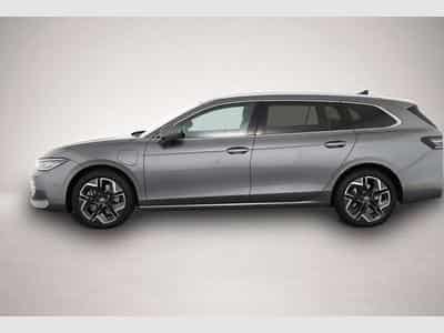 VW Passat (2025) - Photo 4