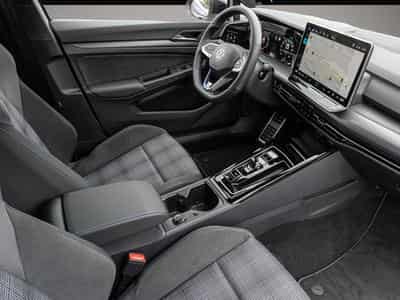 VW Golf (2025) - Photo 6