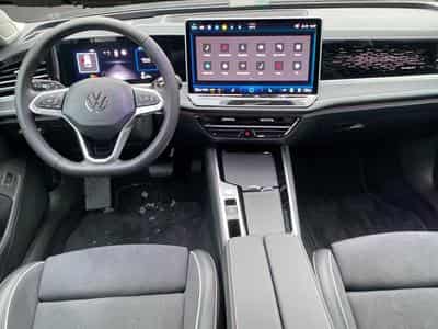 VW Passat (2025) - Photo 3