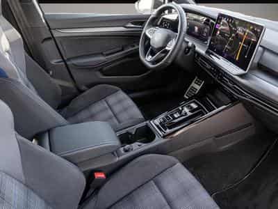 VW Golf (2025) - Photo 6