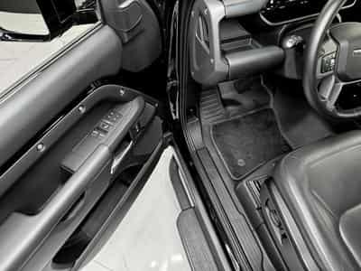 Land-Rover Defender 90 AWD V8 WARRANTY 2029 (2025) - Photo 14