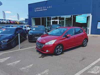 Peugeot 208 Allure (2013) - Photo 10