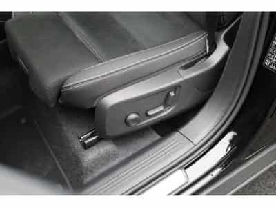 Volvo XC40 2.0 B4 MHD 197 Black Edition (2026) - Photo 13