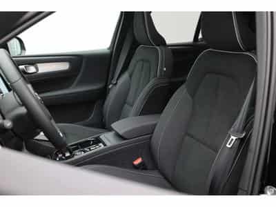 Volvo XC40 2.0 B4 MHD 197 Black Edition (2026) - Photo 8