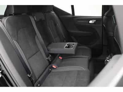 Volvo XC40 2.0 B4 MHD 197 Black Edition (2026) - Photo 9