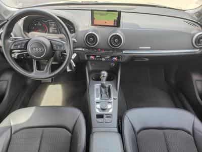 Audi A3 30 TDI AMBITION GPS CARPLAY CLIM AUTO APS AV/AR (2019) - Photo 11