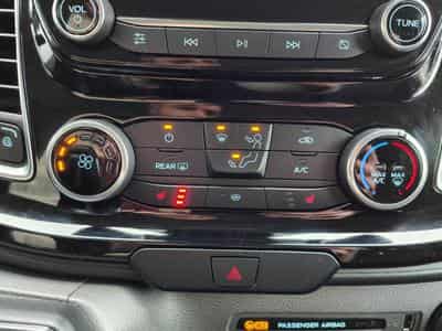Ford Transit 2.0 TDCI BOITE AUTO 3PLACES CAMERA CARPLAY CRUISE ATTELAGE (2023) - Photo 12