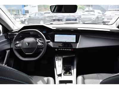 Peugeot 308 1.2 Hybrid 145 e-DCS6 Allure ACC LANE GPS CAM360 1° MAIN (2025) - Photo 9