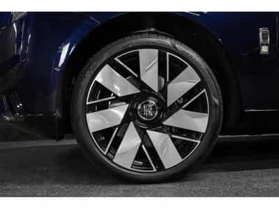 Rolls-Royce Cullinan 6.75 V12 - Midnight Sapphire (2026) - Photo 15