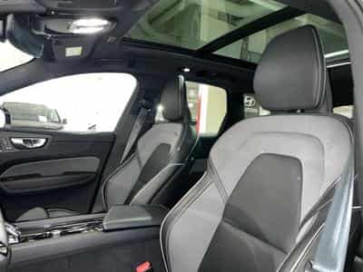 Volvo XC60 2.0 B4 D 4x4 Ultimate Dark Aut. (2023) - Photo 13