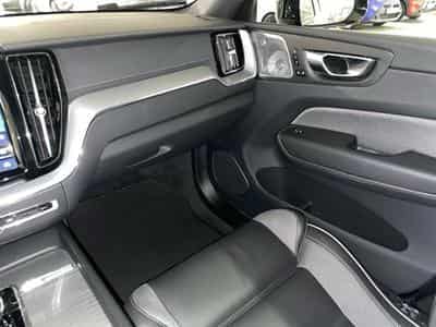 Volvo XC60 B5 4x4 Core Aut. (2025) - Photo 9