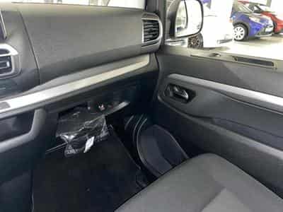 Peugeot Traveller 2.0 BlueHDi 130kW EAT8 (2025) - Photo 9