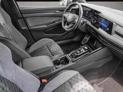 VW Golf (2024) - Photo 6