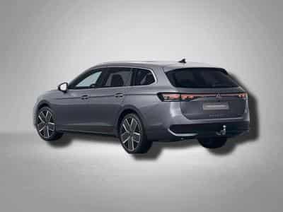 VW Passat Variant R-Line 2.0 TSI 7-Gang-DSG 4 MOTION (2025) - Photo 3