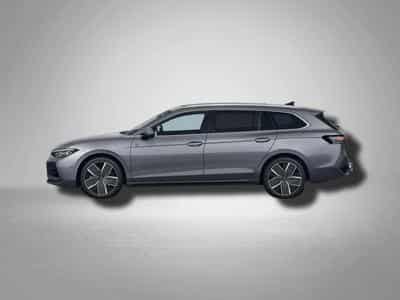 VW Passat Variant R-Line 2.0 TSI 7-Gang-DSG 4 MOTION (2025) - Photo 2