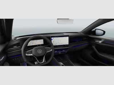 VW Passat Variant R-Line 2.0 TSI 7-Gang-DSG 4 MOTION (2025) - Photo 4