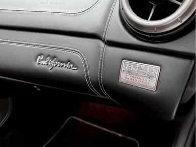 Ferrari California V8 4.3 Nero Daytona (2010) - Photo 12