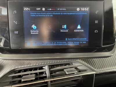 Peugeot 208 1.2 ESSENCE 75 CV STYLE CARPLAY 5P (2023) - Photo 4