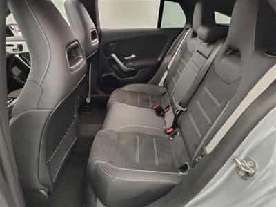 Mercedes CLA 180 CLA 2.0D **AMG/AUTO/PANO/NAVI/ALCANTARA /FULL LED** (2025) - Photo 13