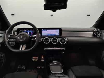 Mercedes CLA 180 CLA 2.0D **AMG/AUTO/PANO/NAVI/ALCANTARA /FULL LED** (2025) - Photo 8