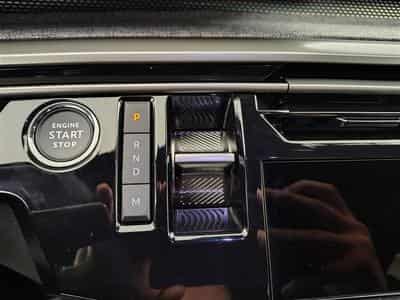Peugeot 5008 1.2 Hybrid 145Cv e-DCS6 GT 7PL / NAVI / CARPLAY / CAMERA (2025) - Photo 12