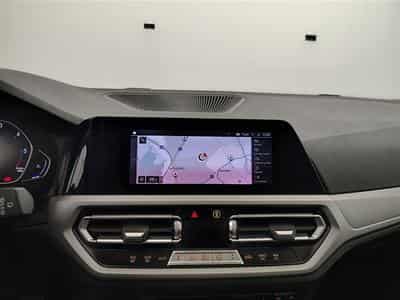 BMW 318 318 d Touring NAVI/TO PANO/FULL LED/JA17/PDC (2020) - Photo 11