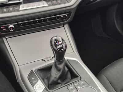 BMW 318 318 d Touring NAVI/TO PANO/FULL LED/JA17/PDC (2020) - Photo 12