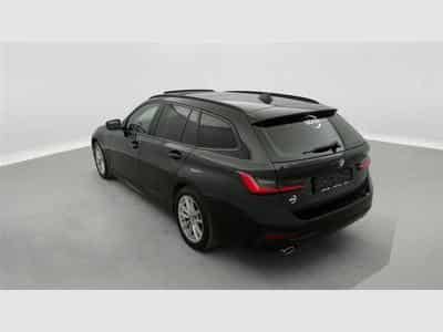 BMW 318 318 d Touring NAVI/TO PANO/FULL LED/JA17/PDC (2020) - Photo 2