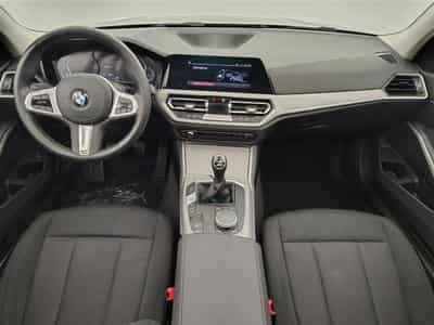 BMW 318 318 d Touring NAVI/TO PANO/FULL LED/JA17/PDC (2020) - Photo 8