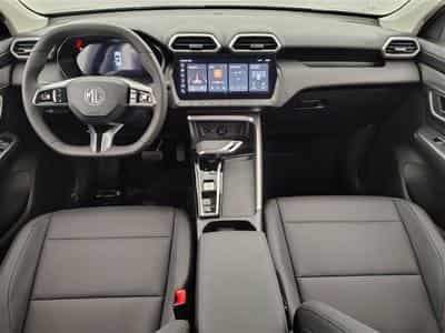 MG ZS 1.5 Hybrid+ Luxury NAVI / CAMERA / CARPLAY / ALU (2026) - Photo 8