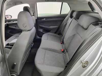 VW Golf 2.0 SCR TDi Life Business Premium DSG (2024) - Photo 13