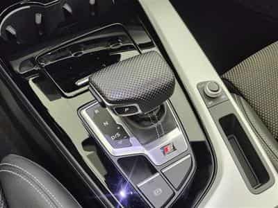 Audi A4 Avant 35 TFSI S-Line Competition S-tronic *FULL OPTIONS* (2024) - Photo 11
