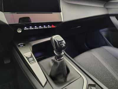 Peugeot 308 1.2 PureTech Allure NAVI / CAMERA / CARPLAY (2023) - Photo 12