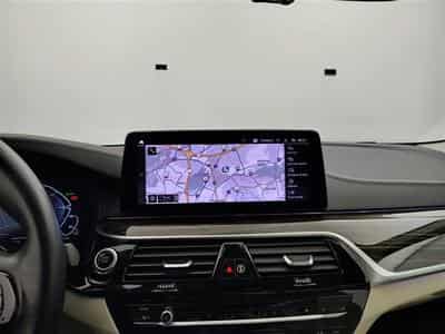 BMW 520 520eA PHEV NAVI / CUIR / FULL LED / HUD (2022) - Photo 11