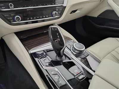 BMW 520 520eA PHEV NAVI / CUIR / FULL LED / HUD (2022) - Photo 12