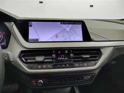 BMW 118 iA Business NAVI / FULL LED / PDC AV-AR (2023) - Photo 11