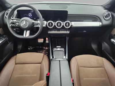 Mercedes GLB 180 7G-Tronic PACK AMG NAVI / S-CUIR / FULL LED / PANO (2025) - Photo 11