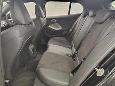 BMW 120 120iA Pack M NAVI / FULL LED / CAMERA / JA 18" (2025) - Photo 13