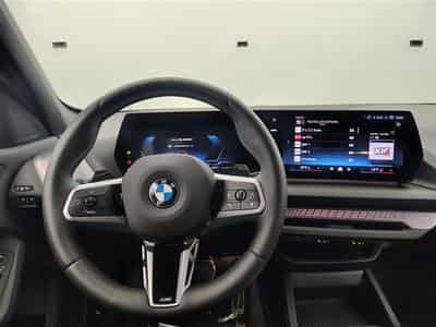 BMW 120 120iA Pack M NAVI / FULL LED / CAMERA / JA 18" (2025) - Photo 9